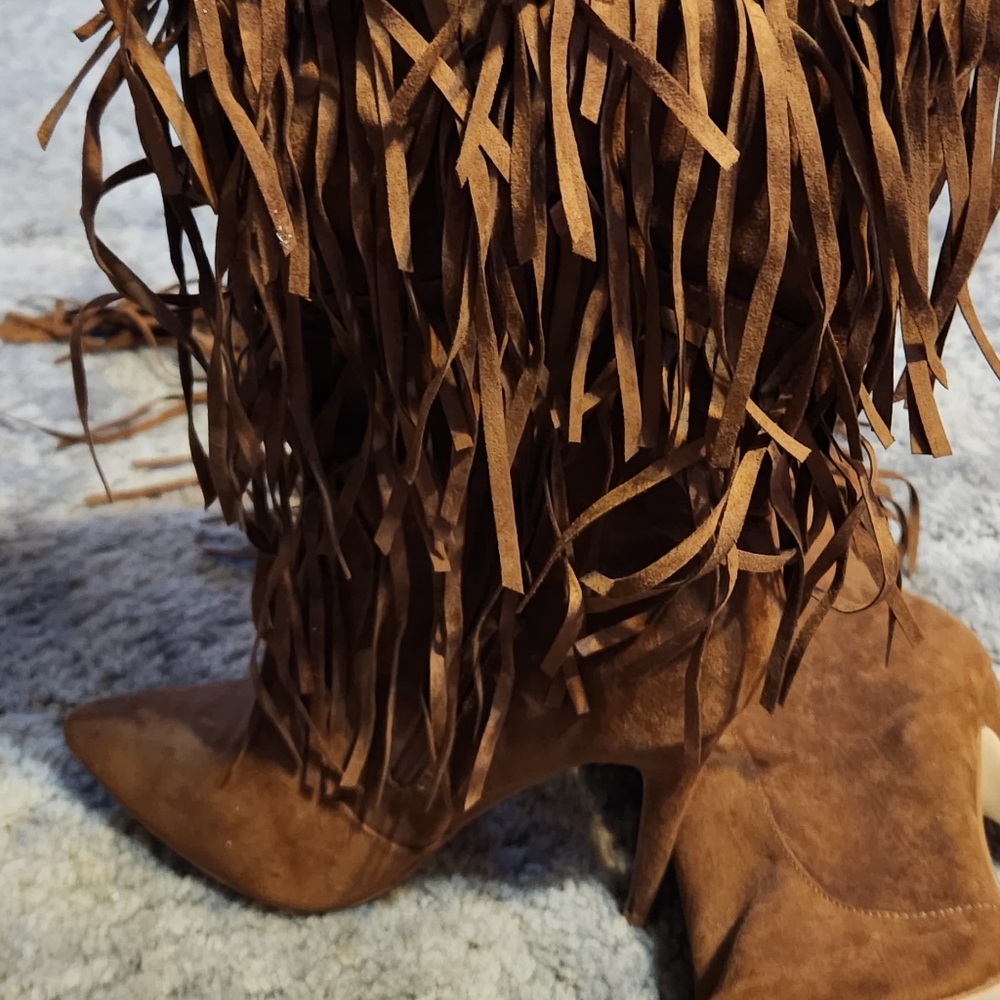 Boots - Picture 3 of 5